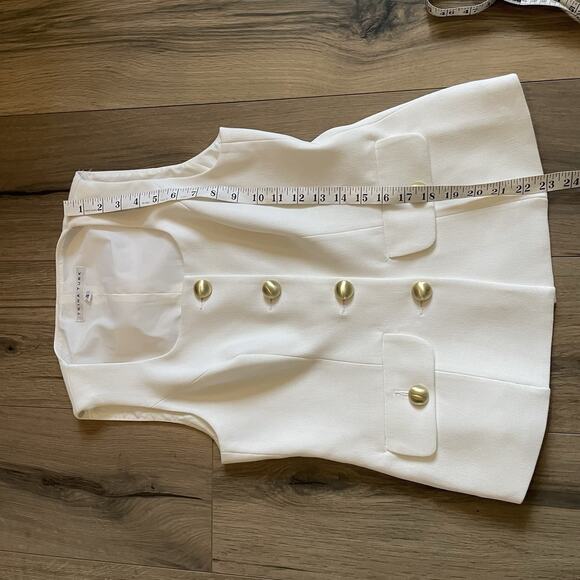Trina Turk White Juliette Vest Top Size 4 Gold Button Sleeveless Square Neck - Picture 7 of 9